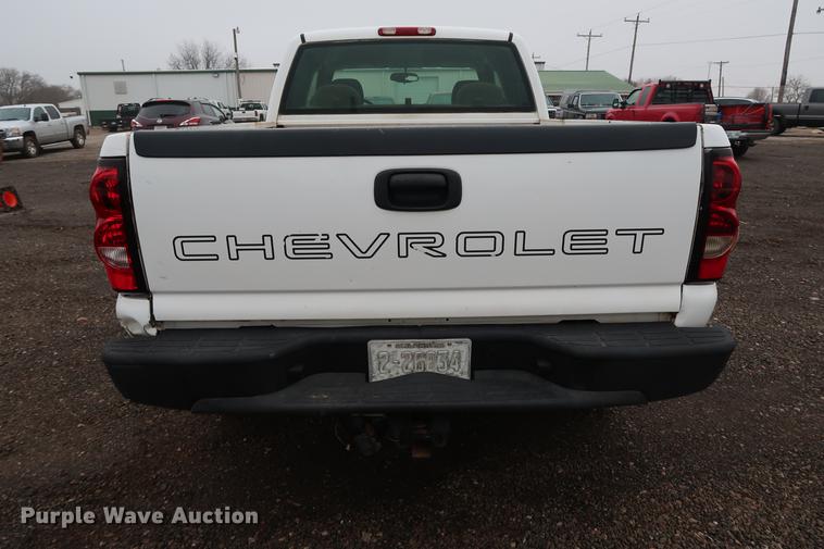 image for item FQ9183 2005 Chevrolet Silverado 1500 Ext. Cab pickup truck