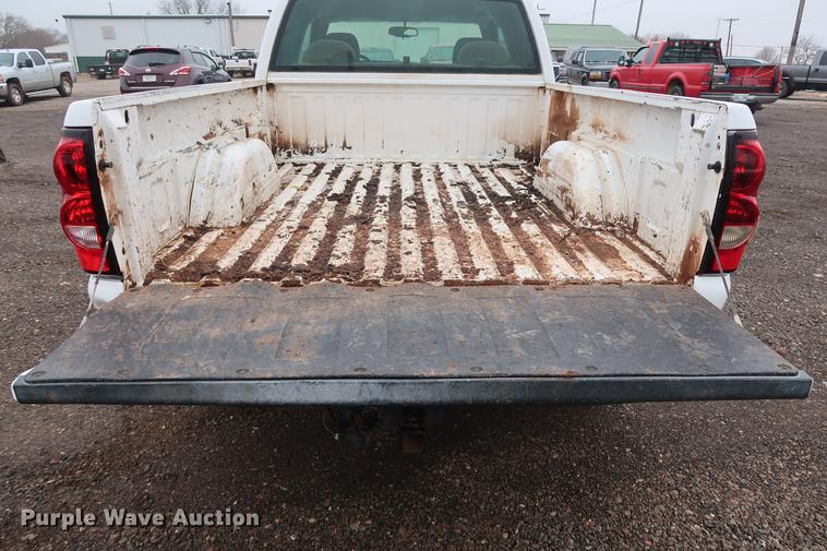 image for item FQ9183 2005 Chevrolet Silverado 1500 Ext. Cab pickup truck