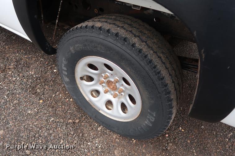 image for item FQ9183 2005 Chevrolet Silverado 1500 Ext. Cab pickup truck