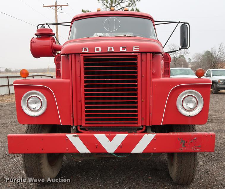 image for item FQ9184 1975 Dodge XCNT8 truck cab and chassis