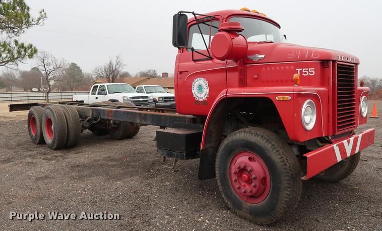 image for item FQ9184 1975 Dodge XCNT8 truck cab and chassis