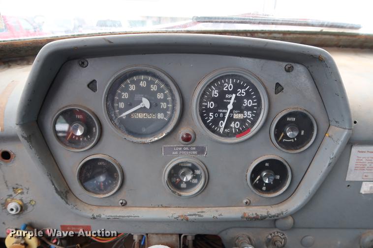 image for item FQ9184 1975 Dodge XCNT8 truck cab and chassis