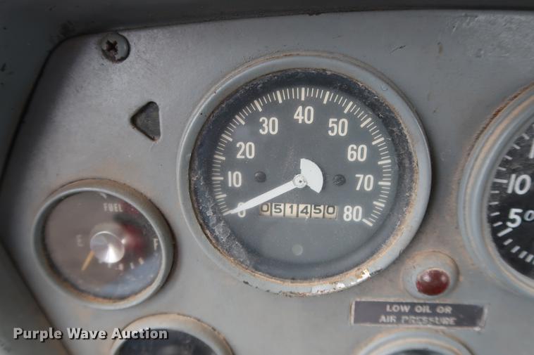 image for item FQ9184 1975 Dodge XCNT8 truck cab and chassis