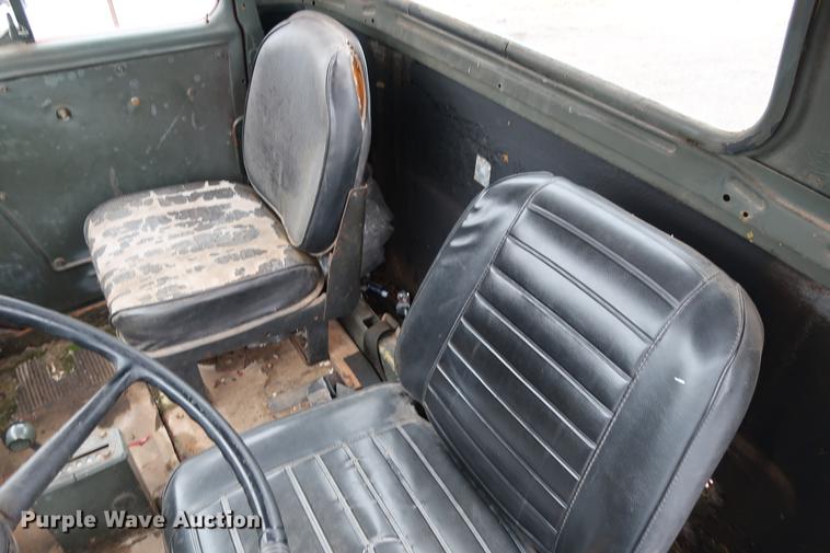 image for item FQ9184 1975 Dodge XCNT8 truck cab and chassis
