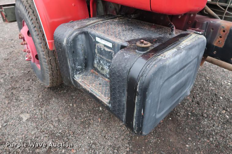 image for item FQ9184 1975 Dodge XCNT8 truck cab and chassis