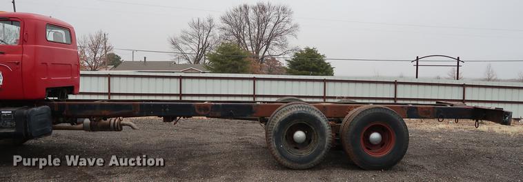 image for item FQ9184 1975 Dodge XCNT8 truck cab and chassis