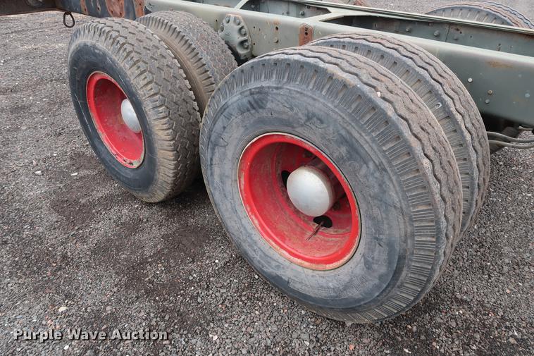 image for item FQ9184 1975 Dodge XCNT8 truck cab and chassis