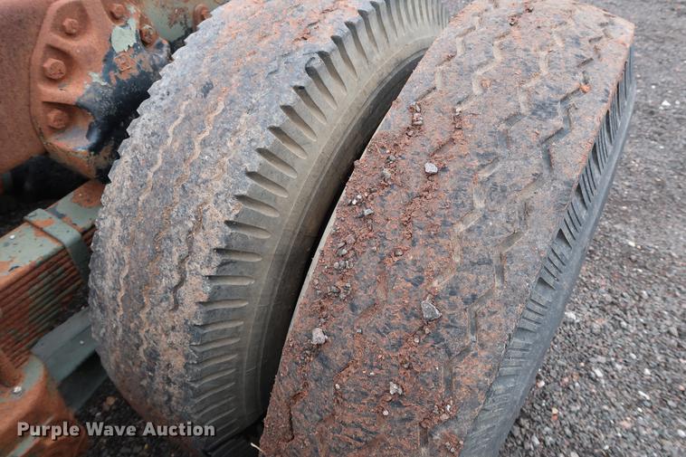 image for item FQ9184 1975 Dodge XCNT8 truck cab and chassis