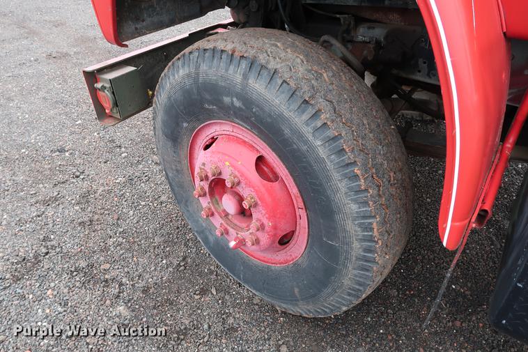 image for item FQ9184 1975 Dodge XCNT8 truck cab and chassis