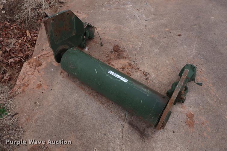 Rolling tailboard in Norman, OK Item FQ9187 sold Purple Wave