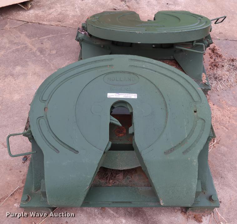 image for item FQ9188 (2) Holland fifth wheel plates