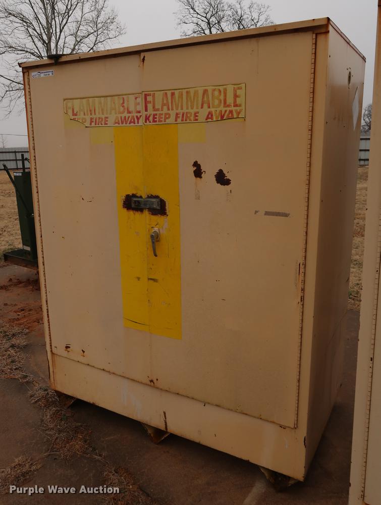 image for item FQ9189 Steel storage cabinet