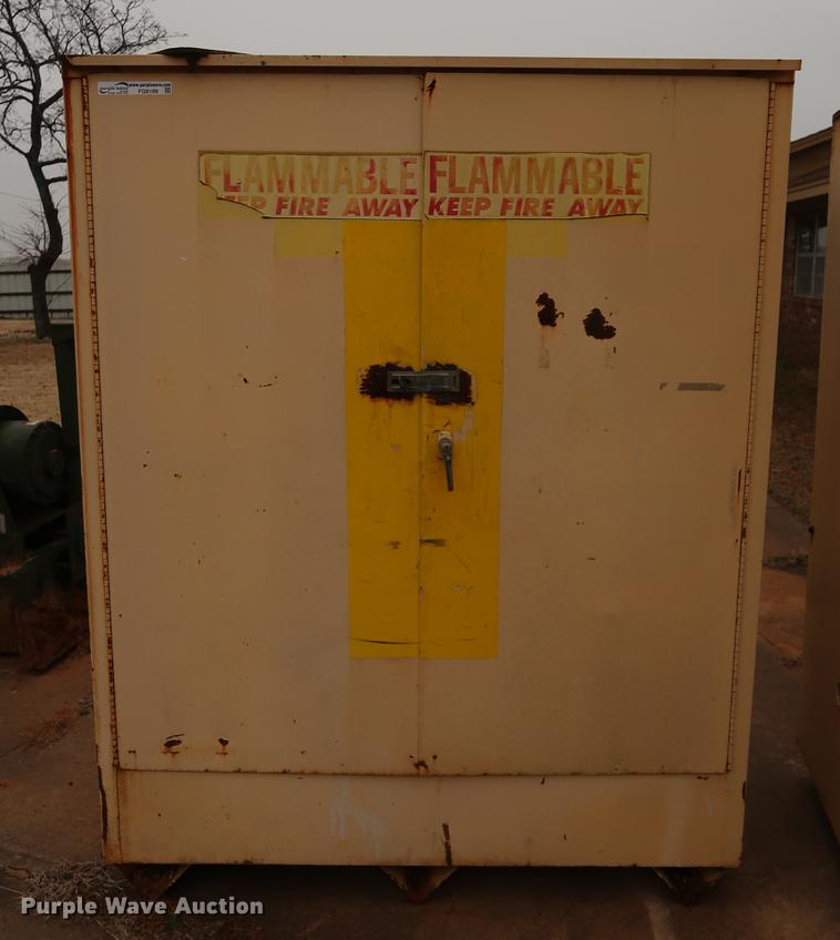 image for item FQ9189 Steel storage cabinet