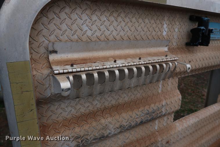 image for item FQ9198 Merritt aluminum headache rack