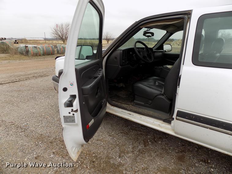 image for item FQ9205 2007 Chevrolet Silverado 1500 Ext. Cab pickup truck