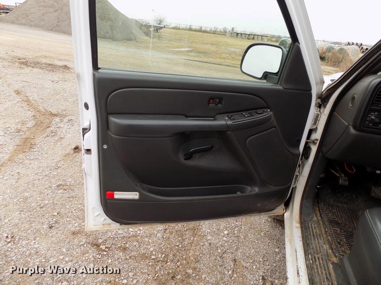 image for item FQ9205 2007 Chevrolet Silverado 1500 Ext. Cab pickup truck