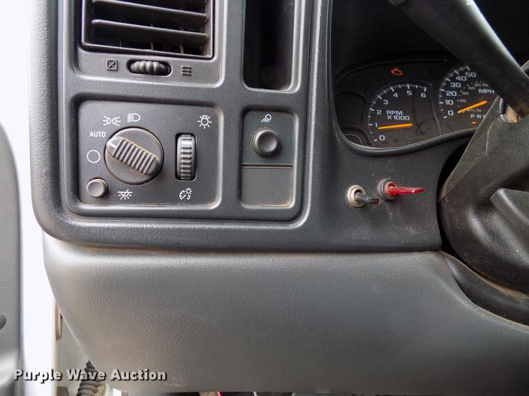 image for item FQ9205 2007 Chevrolet Silverado 1500 Ext. Cab pickup truck