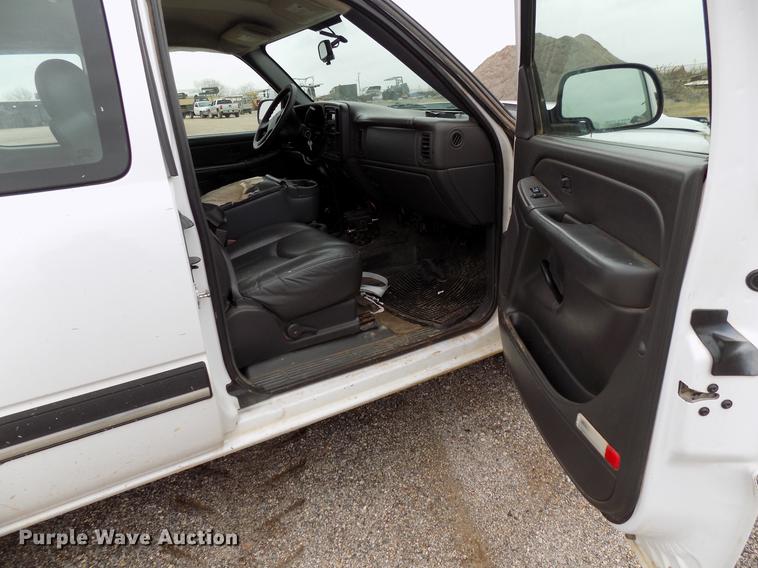 image for item FQ9205 2007 Chevrolet Silverado 1500 Ext. Cab pickup truck