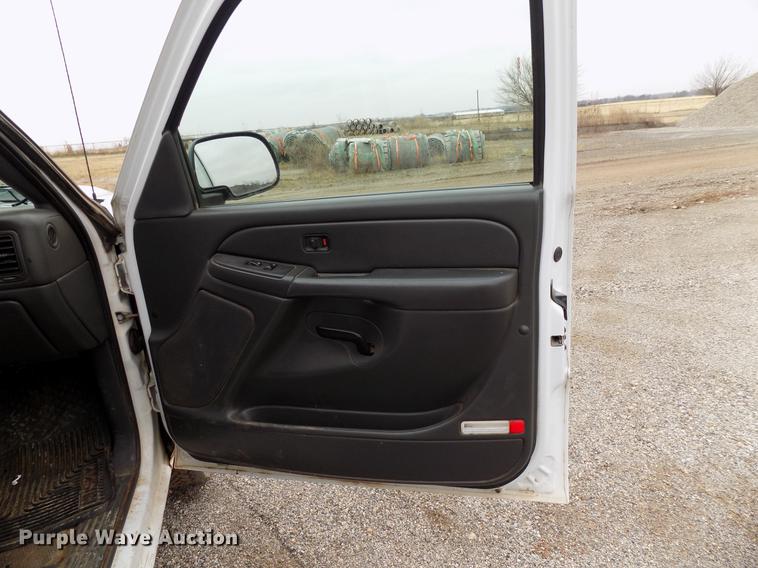 image for item FQ9205 2007 Chevrolet Silverado 1500 Ext. Cab pickup truck