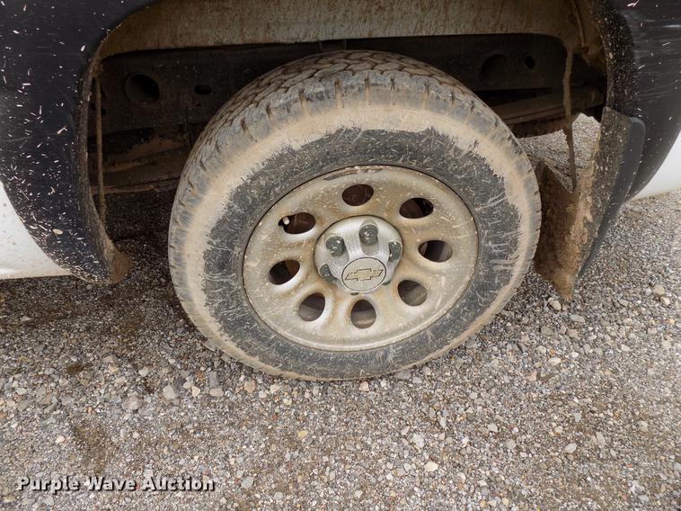 image for item FQ9205 2007 Chevrolet Silverado 1500 Ext. Cab pickup truck