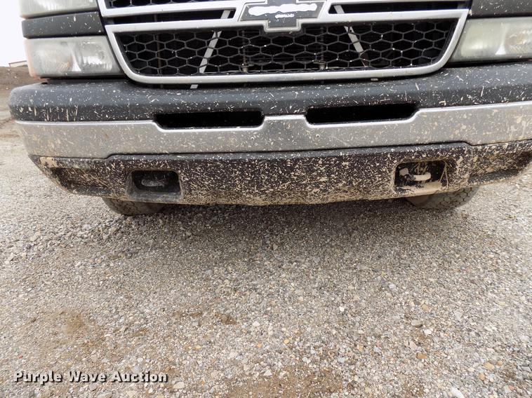 image for item FQ9205 2007 Chevrolet Silverado 1500 Ext. Cab pickup truck