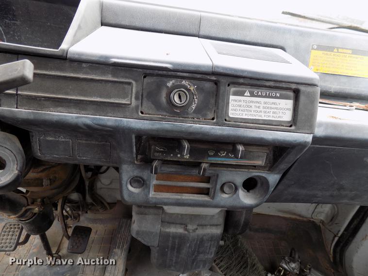 image for item FQ9207 2001 Mitsubishi U14TQHPDL2M flatbed pickup truck