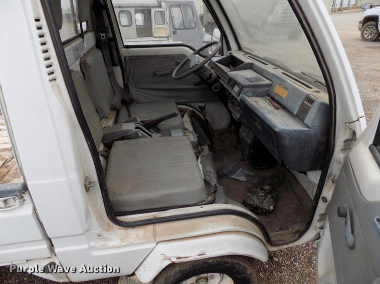 image for item FQ9207 2001 Mitsubishi U14TQHPDL2M flatbed pickup truck