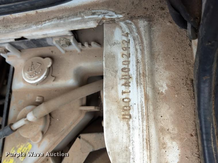 image for item FQ9207 2001 Mitsubishi U14TQHPDL2M flatbed pickup truck