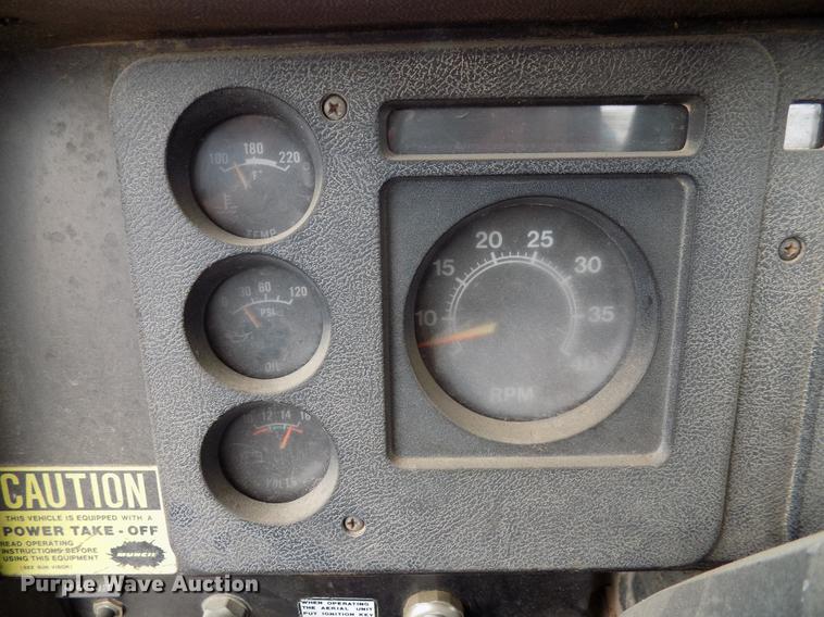 image for item FQ9208 1986 International S1700/1754 bucket truck