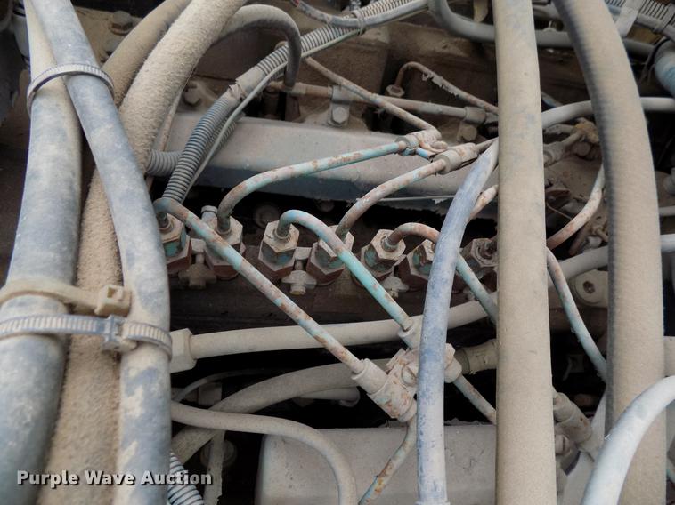 image for item FQ9208 1986 International S1700/1754 bucket truck