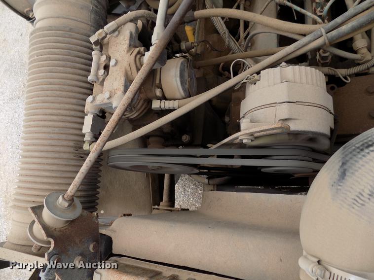 image for item FQ9208 1986 International S1700/1754 bucket truck