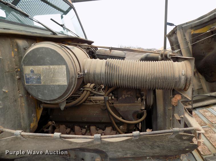 image for item FQ9208 1986 International S1700/1754 bucket truck