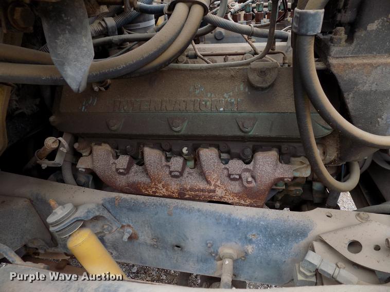 image for item FQ9208 1986 International S1700/1754 bucket truck