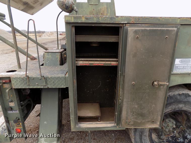 image for item FQ9208 1986 International S1700/1754 bucket truck