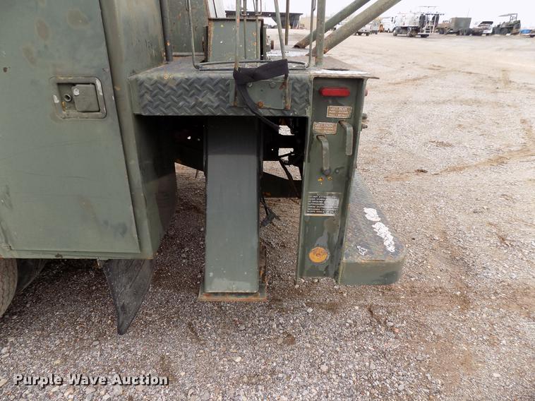 image for item FQ9208 1986 International S1700/1754 bucket truck