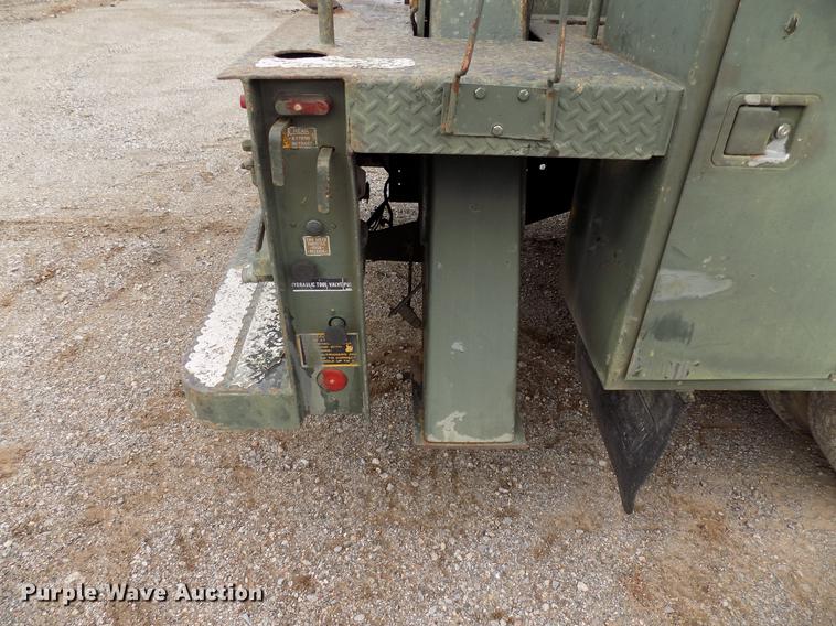 image for item FQ9208 1986 International S1700/1754 bucket truck