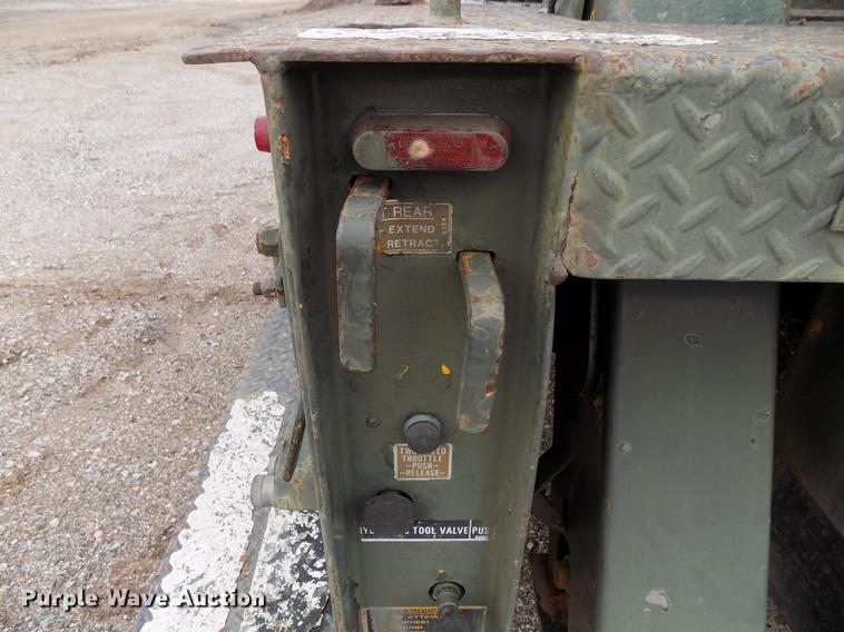 image for item FQ9208 1986 International S1700/1754 bucket truck