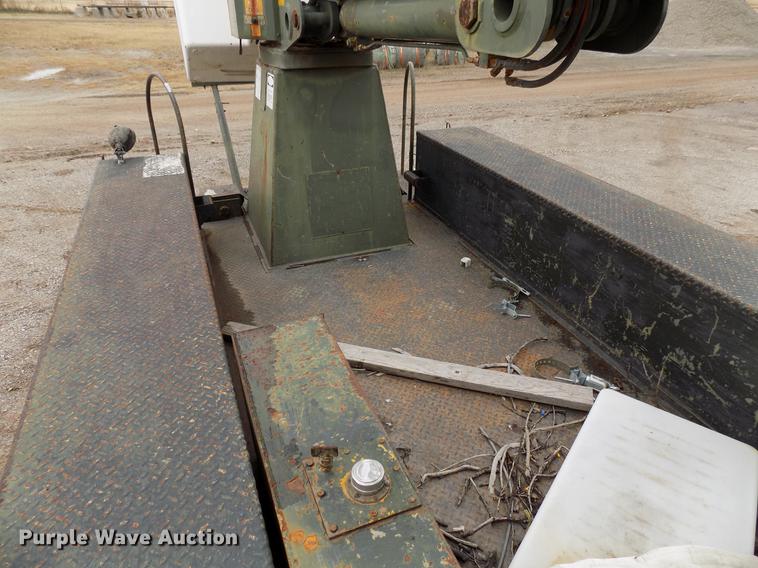 image for item FQ9208 1986 International S1700/1754 bucket truck