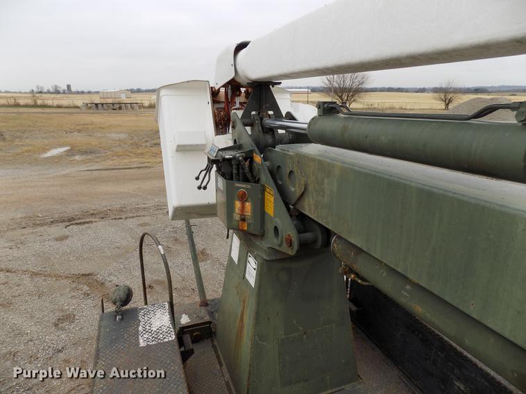 image for item FQ9208 1986 International S1700/1754 bucket truck