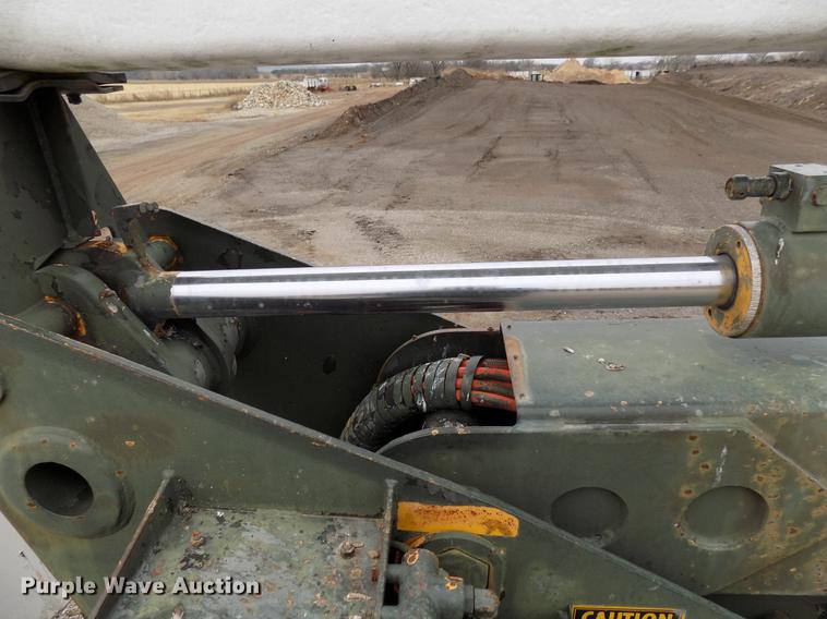 image for item FQ9208 1986 International S1700/1754 bucket truck