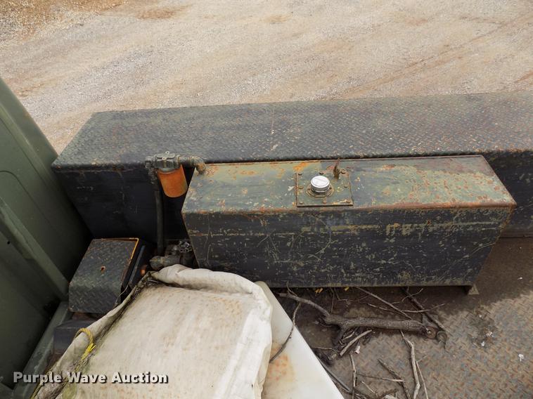 image for item FQ9208 1986 International S1700/1754 bucket truck