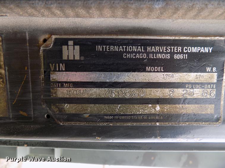 image for item FQ9208 1986 International S1700/1754 bucket truck