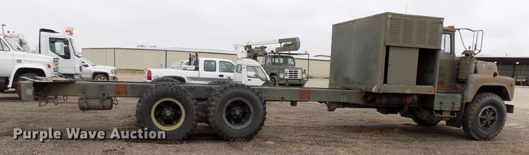 image for item FQ9209 1983 Mack DM492S truck cab and chassis