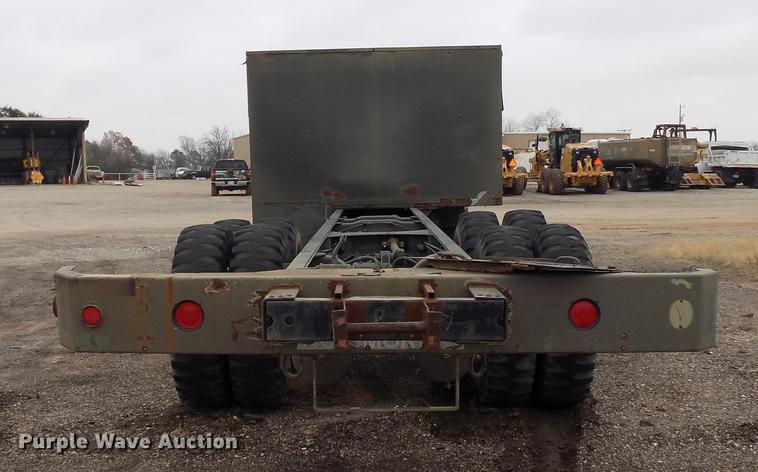 image for item FQ9209 1983 Mack DM492S truck cab and chassis