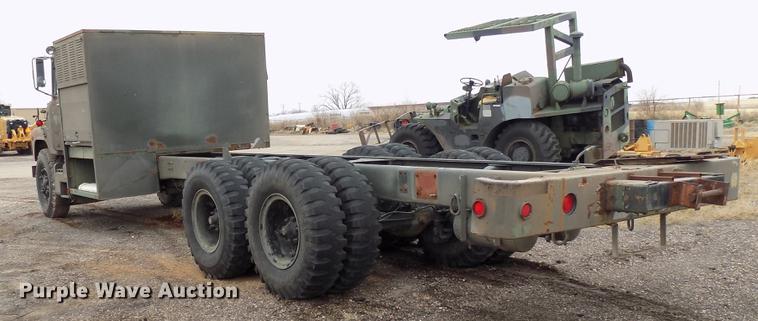 image for item FQ9209 1983 Mack DM492S truck cab and chassis