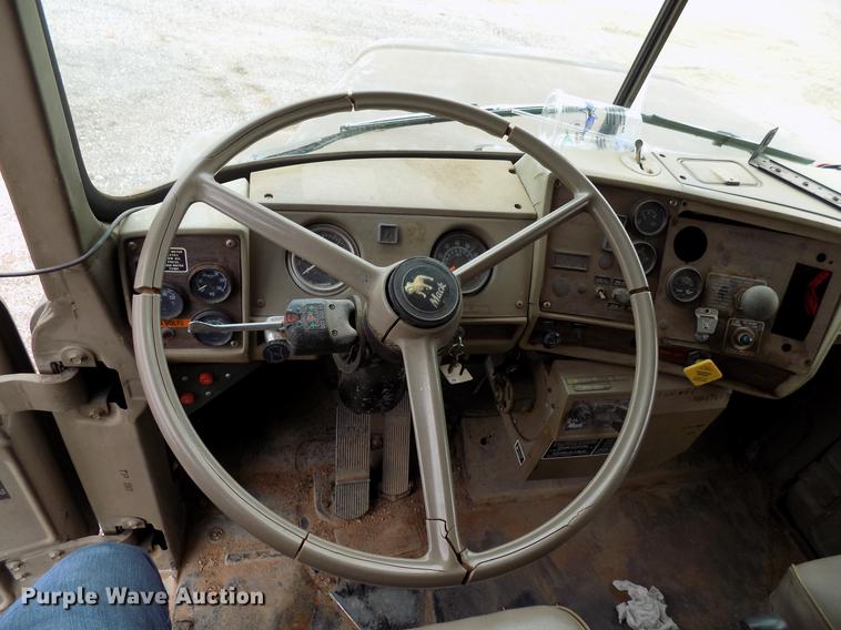 image for item FQ9209 1983 Mack DM492S truck cab and chassis