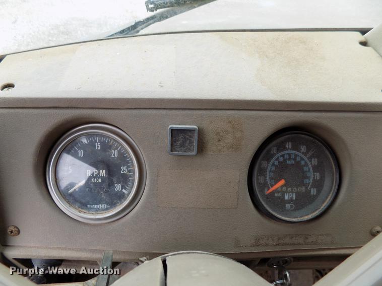 image for item FQ9209 1983 Mack DM492S truck cab and chassis