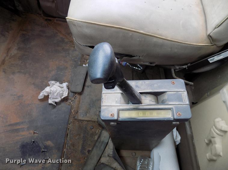 image for item FQ9209 1983 Mack DM492S truck cab and chassis