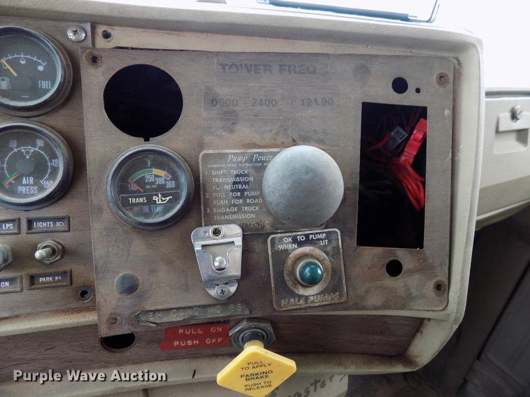 image for item FQ9209 1983 Mack DM492S truck cab and chassis