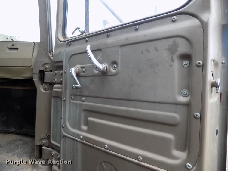 image for item FQ9209 1983 Mack DM492S truck cab and chassis